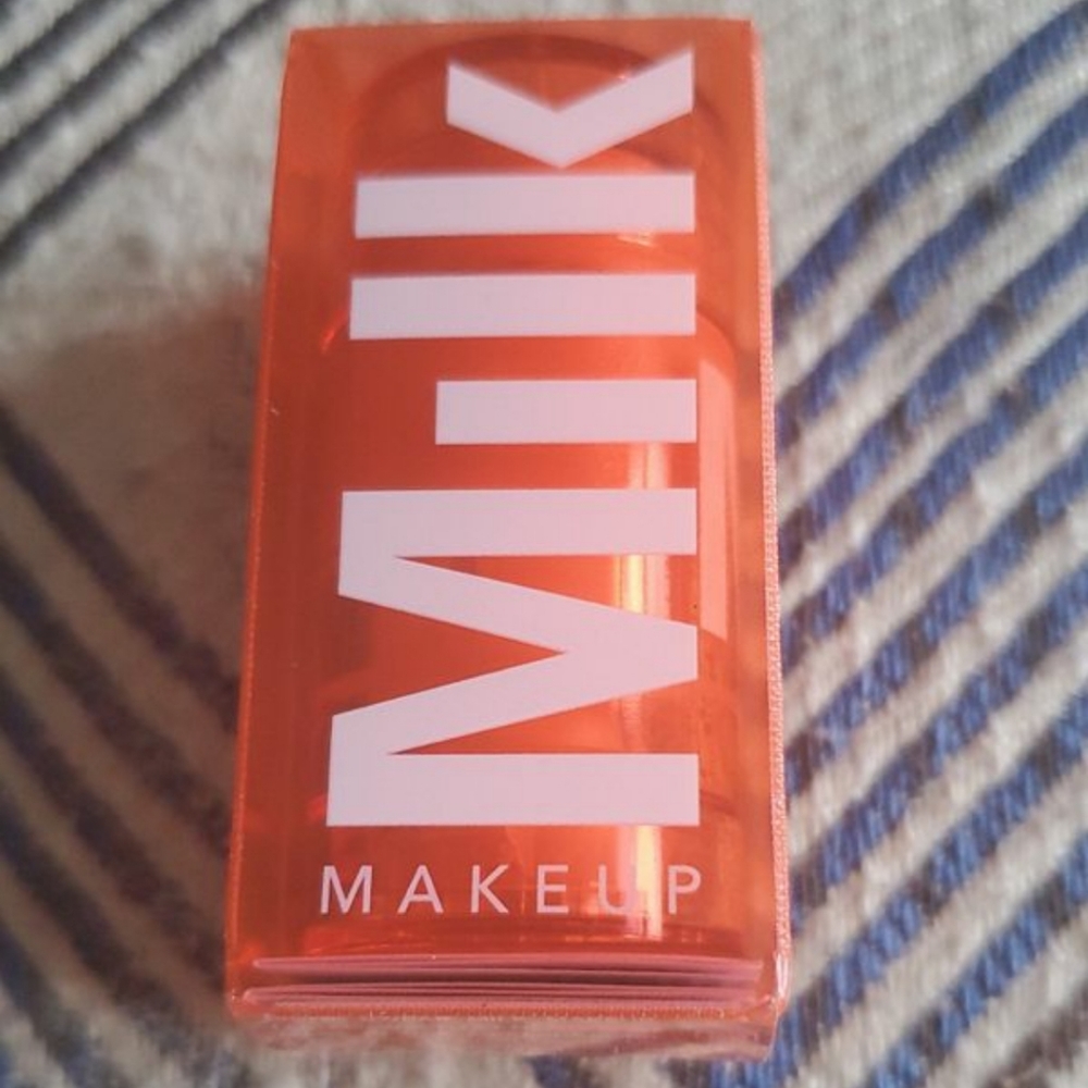 Makeup - Picture 3 of 5